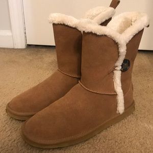 American Eagle “UGG” style boots